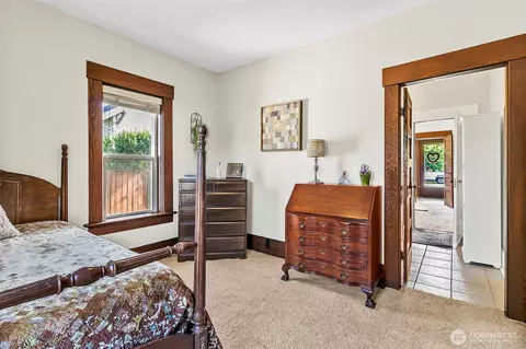 Bedroom - 722 Alder Ave, Sumner, WA 98390 photo 2 of 6