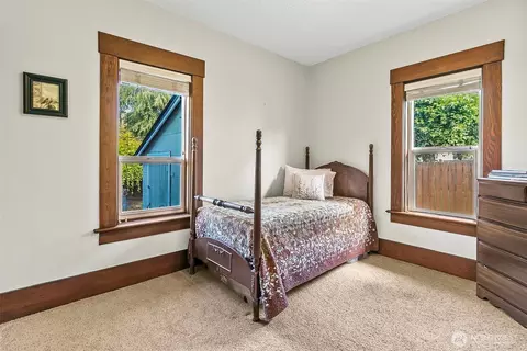 Bedroom - 722 Alder Ave, Sumner, WA 98390 photo 1 of 6