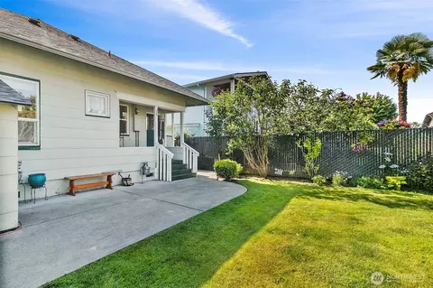 Exterior - 722 Alder Ave, Sumner, WA 98390 photo 7 of 9