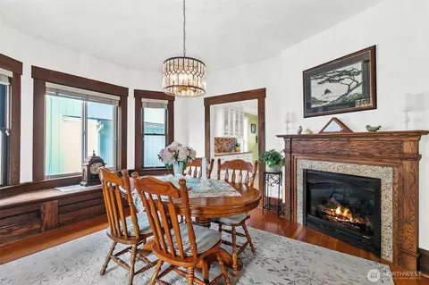 Dining - 722 Alder Ave, Sumner, WA 98390 photo 1 of 3