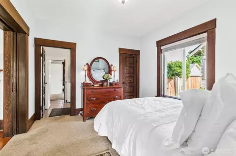 Bedroom - 722 Alder Ave, Sumner, WA 98390 photo 5 of 6
