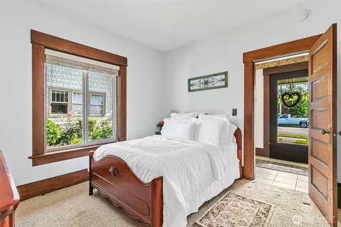 Bedroom - 722 Alder Ave, Sumner, WA 98390 photo 3 of 6