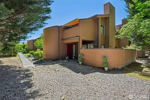 11506 NE 128th St #22, Kirkland, WA 98034