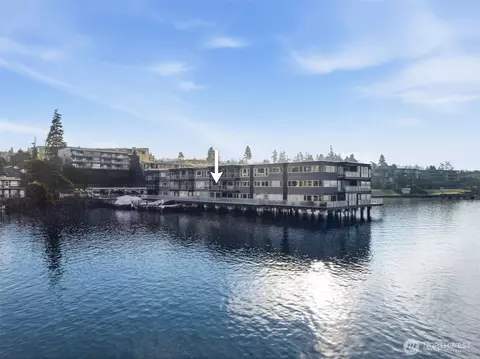 515 S Lake St #204, Kirkland, WA 98033
