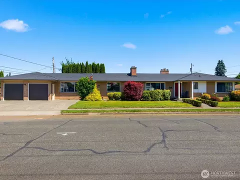 1417 Maple St, Sumner, WA 98390