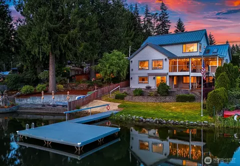 31259 E Lake Morton Dr SE, Kent, WA 98042