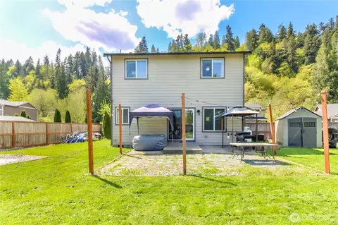 Exterior - 17609 146th Ave E, Orting, WA 98360 photo 8 of 9