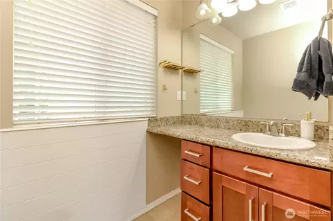 Bath - 17609 146th Ave E, Orting, WA 98360 photo 3 of 4