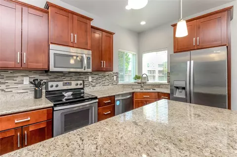 Kitchen - 17609 146th Ave E, Orting, WA 98360 photo 1 of 5