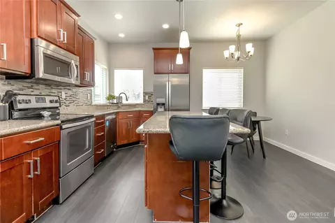 Kitchen - 17609 146th Ave E, Orting, WA 98360 photo 3 of 5