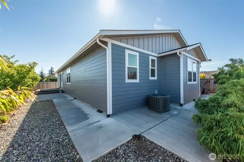 Exterior - 44 Chiesa Pl, Sequim, WA 98382 photo 6 of 11
