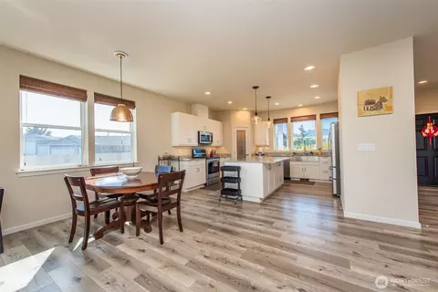 Kitchen - 44 Chiesa Pl, Sequim, WA 98382 photo 6 of 6