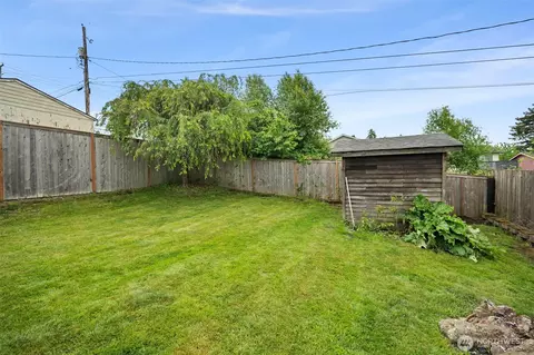 Exterior - 2052 E Wright Ave, Tacoma, WA 98404 photo 8 of 8