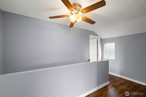 Entry Way - 2052 E Wright Ave, Tacoma, WA 98404 photo 1 of 1