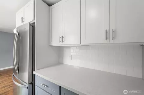 Kitchen - 2052 E Wright Ave, Tacoma, WA 98404 photo 4 of 4