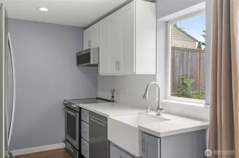 Kitchen - 2052 E Wright Ave, Tacoma, WA 98404 photo 1 of 4