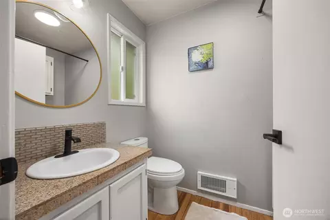 Bath - 1526 192nd St SE #O4, Bothell, WA 98012 photo 1 of 5