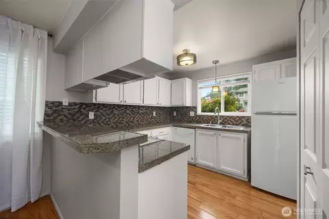 Kitchen - 1526 192nd St SE #O4, Bothell, WA 98012 photo 5 of 5