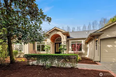2411 98th Ave NE, Clyde Hill, WA 98004