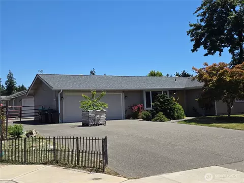 810 Century Ct NE, Lacey, WA 98516