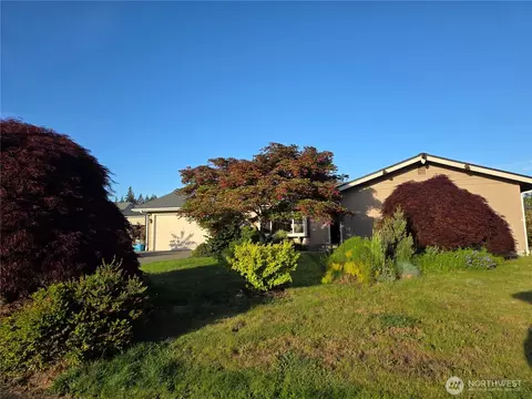 810 Century Ct NE, Lacey, WA 98516