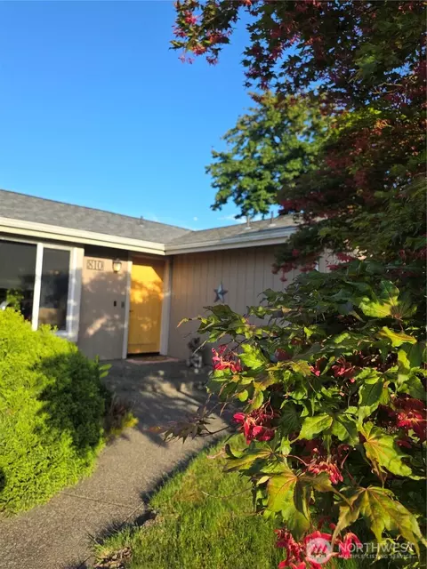810 Century Ct NE, Lacey, WA 98516