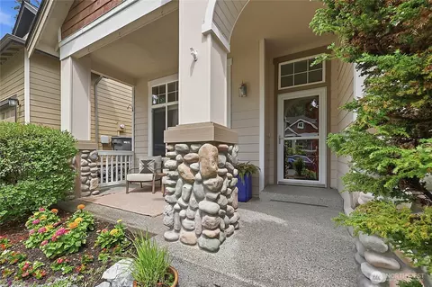 Exterior - 115 170th St SE, Bothell, WA 98012 photo 3 of 8