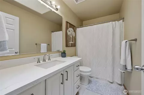 Bath - 115 170th St SE, Bothell, WA 98012 photo 4 of 4