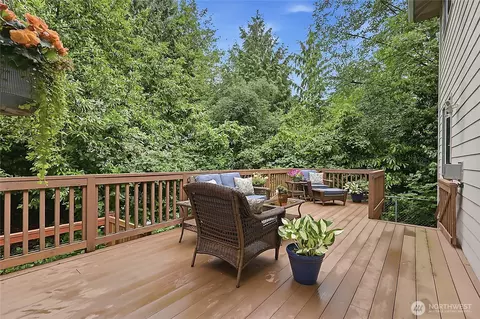 Exterior - 115 170th St SE, Bothell, WA 98012 photo 7 of 8