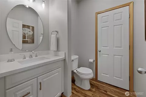 Bath - 115 170th St SE, Bothell, WA 98012 photo 1 of 4