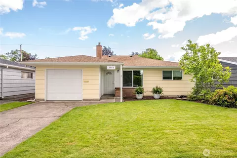 2943 Magnolia St, Longview, WA 98632