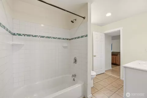 Bath - 1710 36th St, Everett, WA 98201 photo 1 of 2