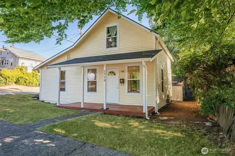 Exterior - 1710 36th St, Everett, WA 98201 photo 4 of 17