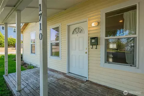 Exterior - 1710 36th St, Everett, WA 98201 photo 2 of 8