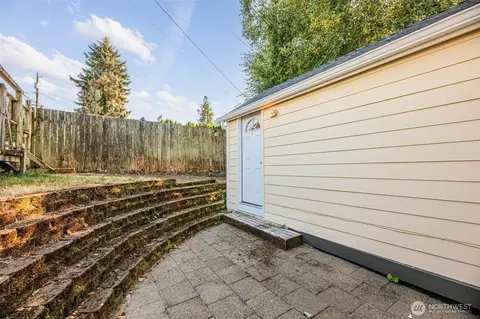 Exterior - 1710 36th St, Everett, WA 98201 photo 12 of 17