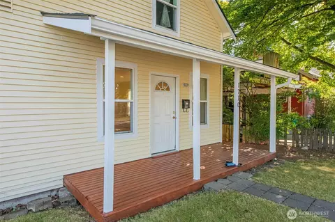 Exterior - 1710 36th St, Everett, WA 98201 photo 7 of 17