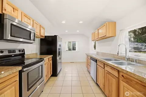 Kitchen - 1710 36th St, Everett, WA 98201 photo 2 of 3