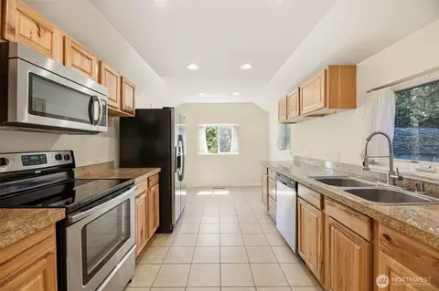 Kitchen - 1710 36th St, Everett, WA 98201 photo 1 of 4