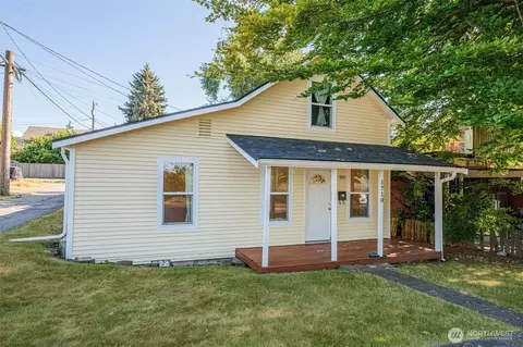 Exterior - 1710 36th St, Everett, WA 98201 photo 5 of 17