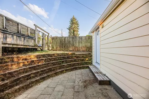 Exterior - 1710 36th St, Everett, WA 98201 photo 13 of 17