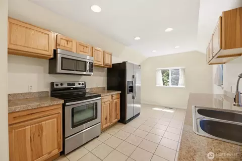 Kitchen - 1710 36th St, Everett, WA 98201 photo 2 of 4