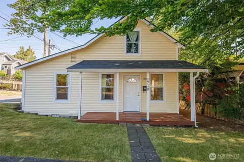 Exterior - 1710 36th St, Everett, WA 98201 photo 1 of 17