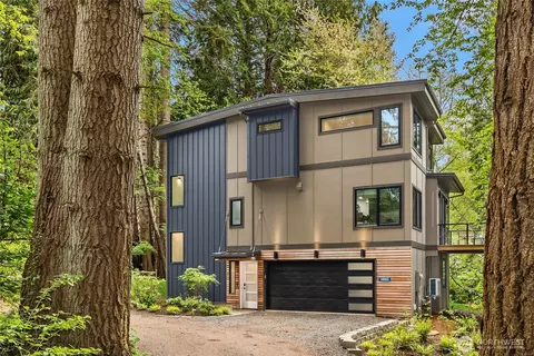 10003 Manitou Beach Dr NE, Bainbridge Island, WA 98110