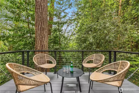 10003 Manitou Beach Dr NE, Bainbridge Island, WA 98110
