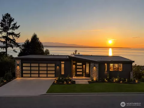 19124 94th Ave W, Edmonds, WA 98020