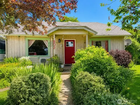902 Harding Rd, Aberdeen, WA 98520