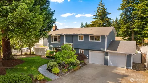 11117 157th Ave NE, Redmond, WA 98052