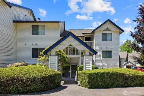 1900 NE 48th St #E205, Renton, WA 98056