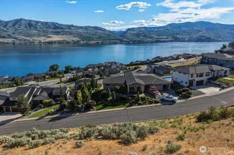 112 Crystal Crest Dr, Chelan, WA 98816