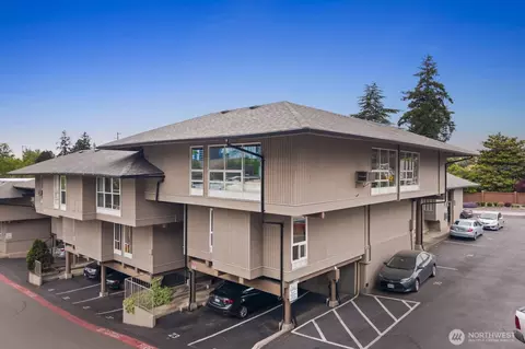 952 100th Ave NE #237, Bellevue, WA 98004
